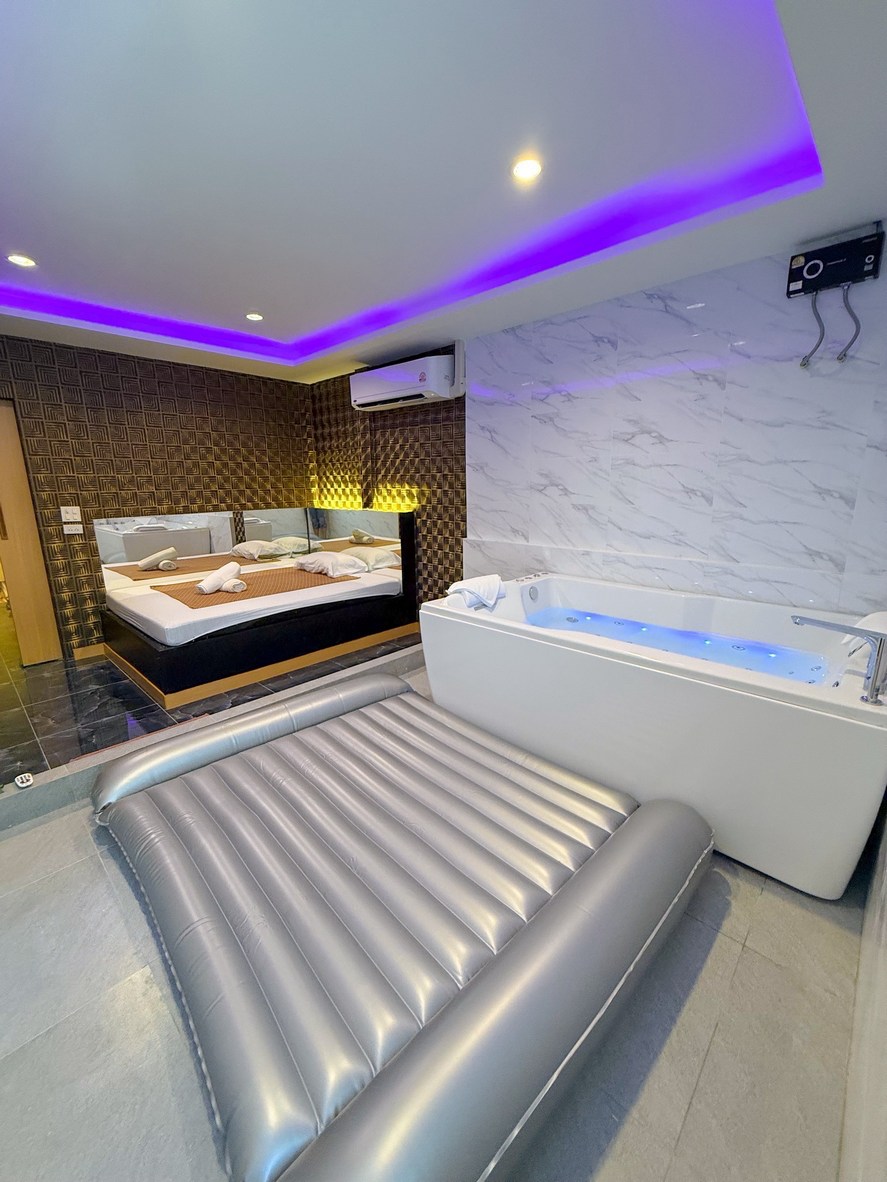 VIP Jacuzzi + Nuru (Air Mattress) at Boss Massage