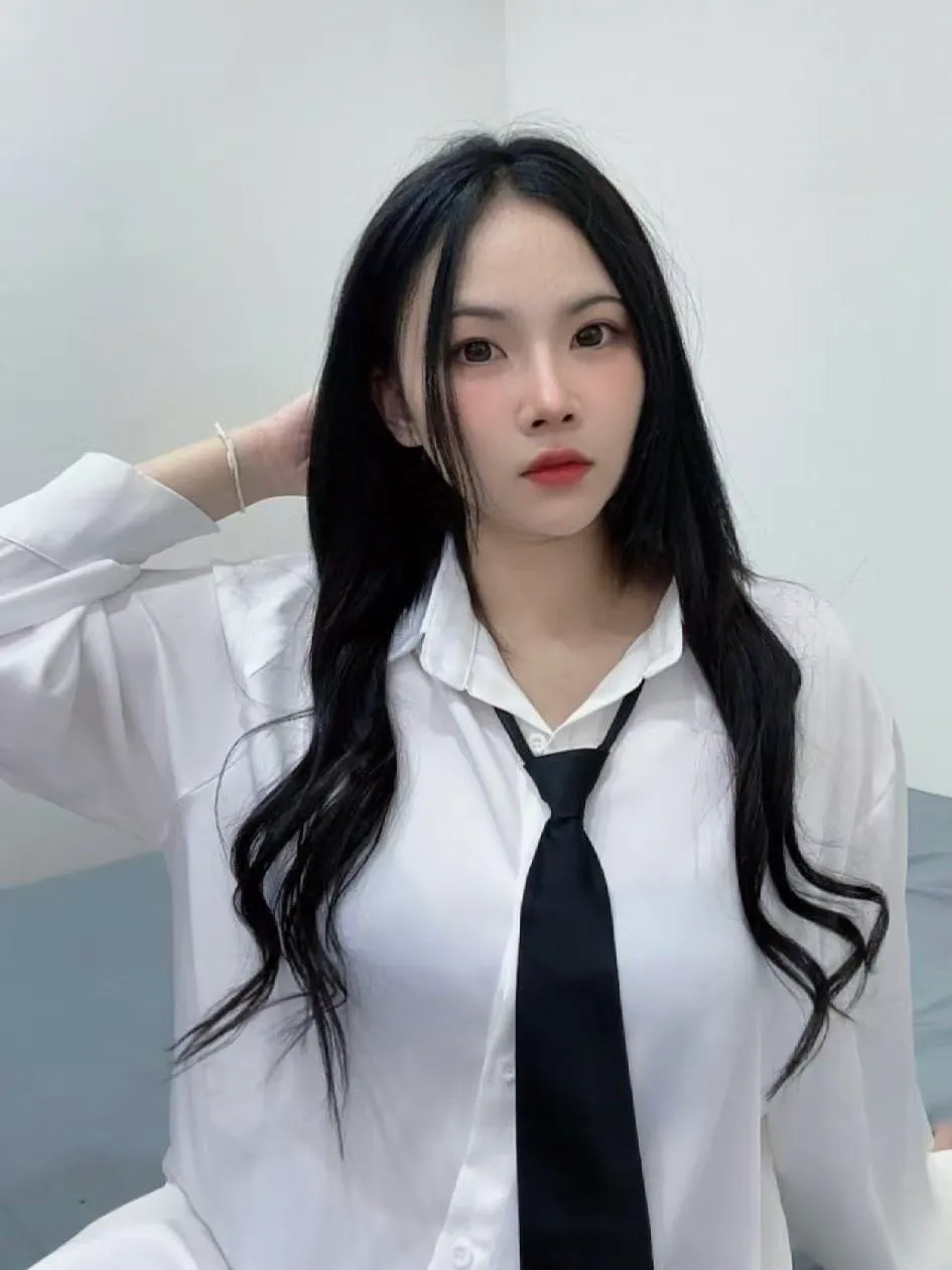 Jinju at Classy Nuru Massage Sukhumvit 22