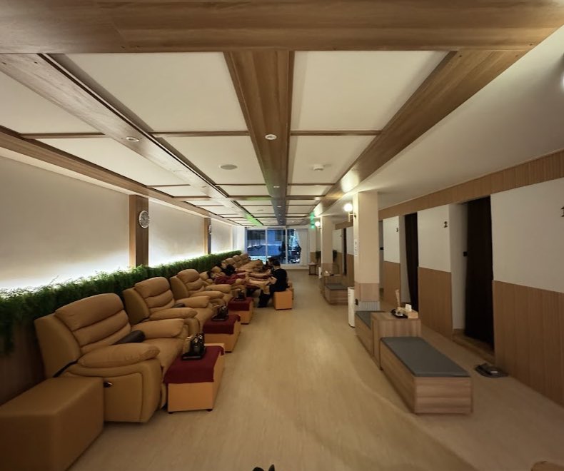 Room Photos at Winston & Kyoto Massage