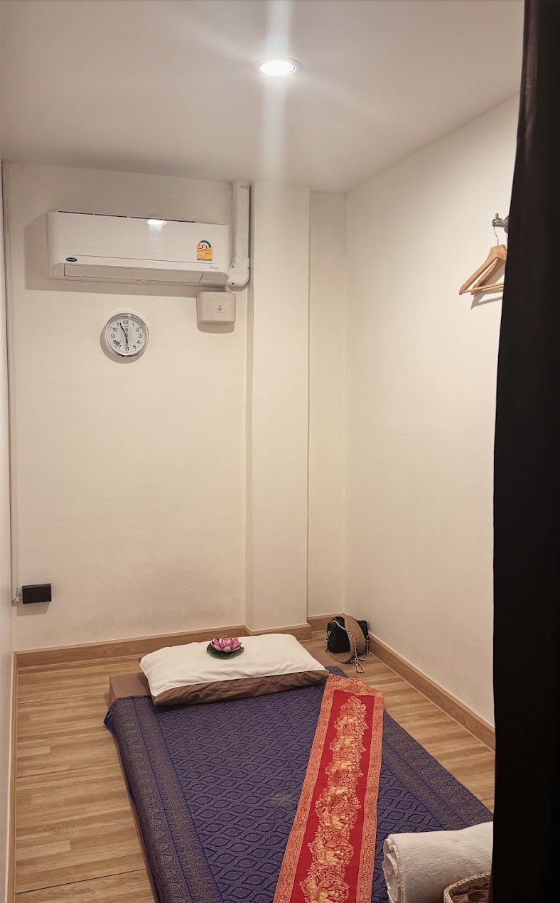 Room Photos at Winston & Kyoto Massage